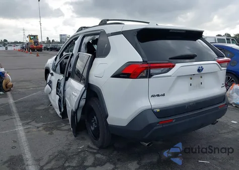 2019 Toyota Rav4 Hybrid Xle z USA, uszkodzony, nr VIN JTMRWRFV4KD007378